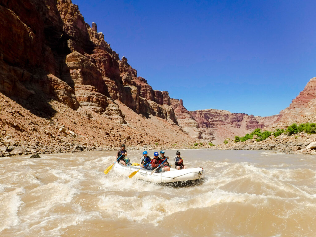 summer break rafting in cataract canyon